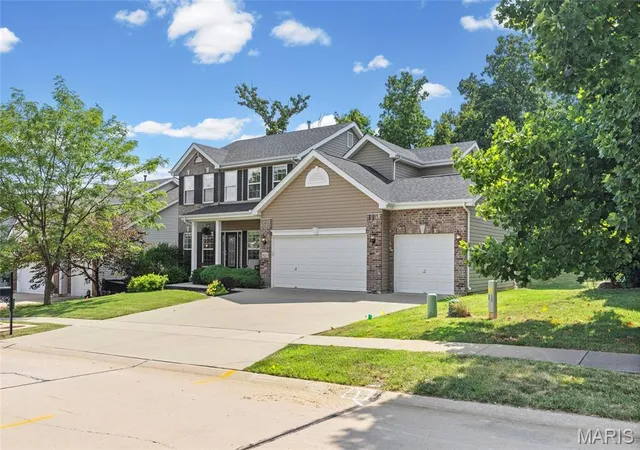 Photo 1 of Sale Pending at 921 Molloy Dr, O Fallon, MO 63366 | MLS# MIS26047281 | Listing updated on 2026-09-13