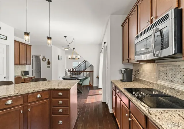 Photo 4 of Sale Pending at 921 Molloy Dr, O Fallon, MO 63366 | MLS# MIS26047281 | Listing updated on 2026-09-13
