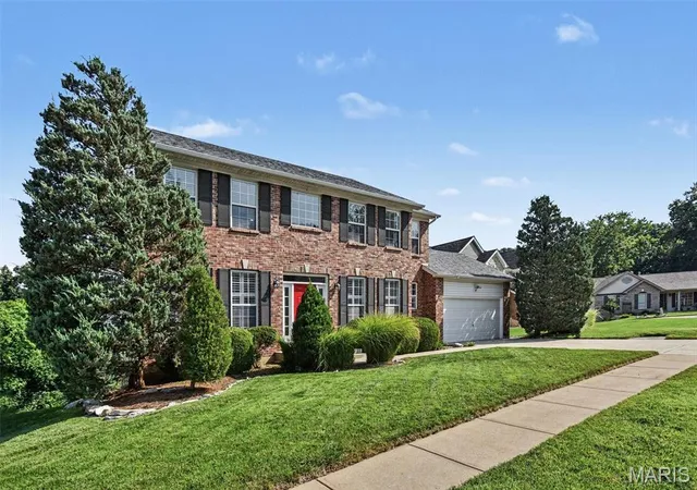 Photo 2 of Single family home for sale at 7445 Stream Valley Ct, Saint Louis, MO 63129 | MLS# MIS26047290 | Listing updated on 2026-09-21