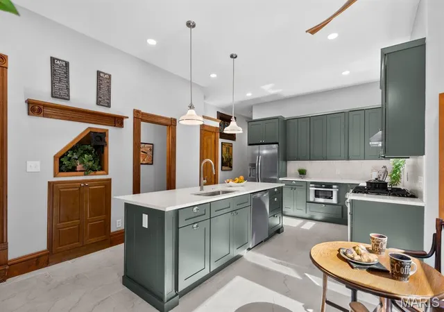 2nd image of 2346 Albion Pl, Saint Louis, MO 63104 | MLS# MIS26047292