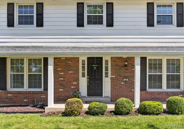 3rd image of 249 Aspen Trail Dr, Ballwin, MO 63011 | MLS# MIS26047301