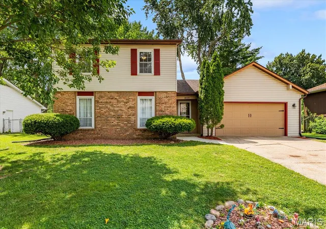 1st image of 320 Fieldcrest Dr, Belleville, IL 62226 | MLS# MIS26047307
