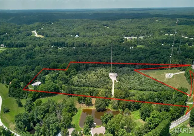 Photo 3 of Sale Pending at 22991 Arlo Farms Rd, Warrenton, MO 63383 | MLS# MIS26047331 | Listing updated on 2026-08-27