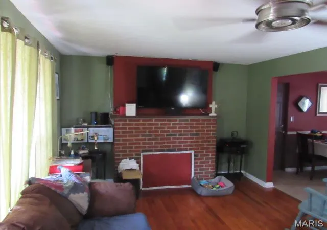 Photo 3 of Sale Pending at 414 Brittany Ln, Belleville, IL 62223 | MLS# MIS26047342 | Listing updated on 2026-08-31