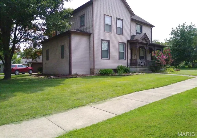 Photo 2 of Single family home for sale at 150 W 2Nd St, Sparta, IL 62286 | MLS# MIS26047353 | Listing updated on 2026-08-04