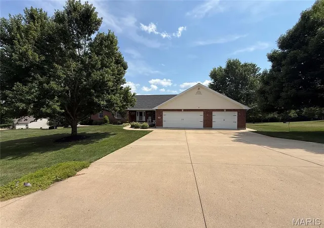 1st image of 208 Pennant Dr, Washington, MO 63090 | MLS# MIS26047356