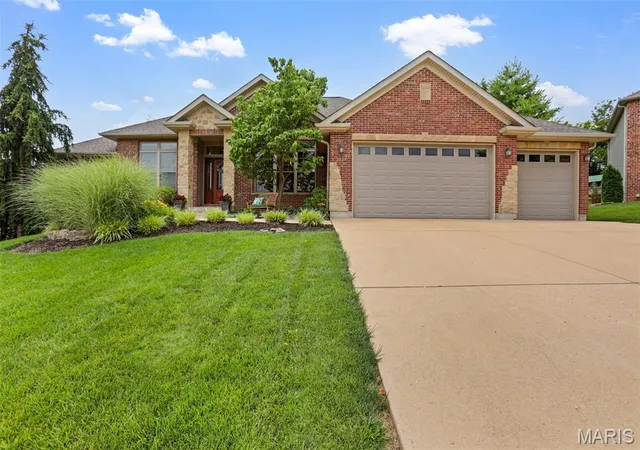 Photo 1 of Sale Pending at 2334 Silver Crest Ct, Washington, MO 63090 | MLS# MIS26047358 | Listing updated on 2026-07-27