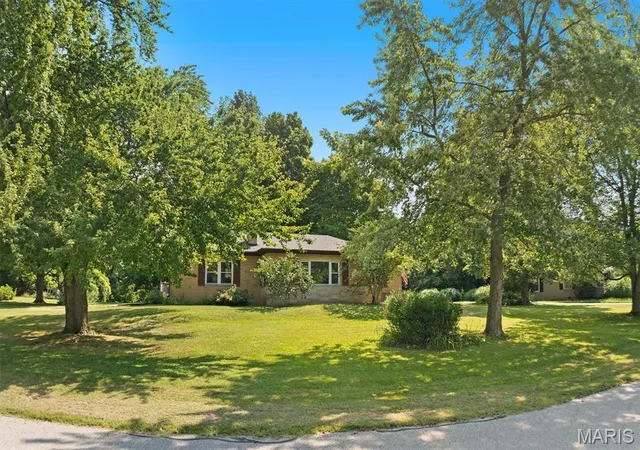 Photo 1 of Single family home for sale at 9 Lou Juan Dr, Glen Carbon, IL 62034 | MLS# MIS26047362 | Listing updated on 2026-09-20