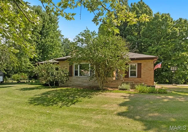 2nd image of 9 Lou Juan Dr, Glen Carbon, IL 62034 | MLS# MIS26047362