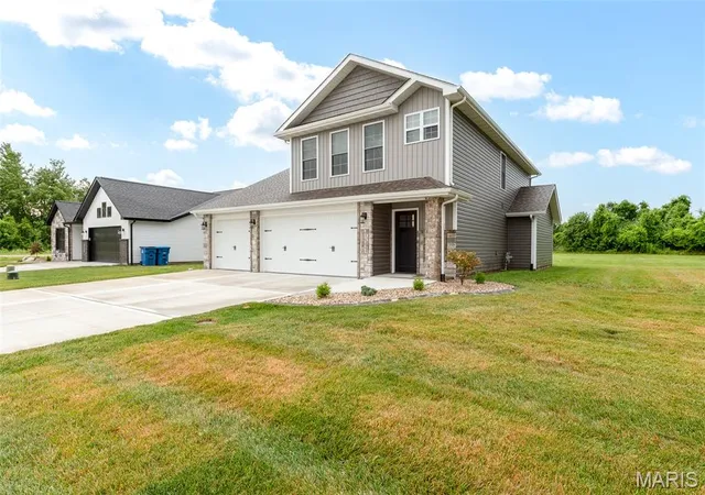 Photo 2 of Single family home for sale at 3605 Justine Dr, Granite City, IL 62040 | MLS# MIS26047369 | Listing updated on 2026-09-02