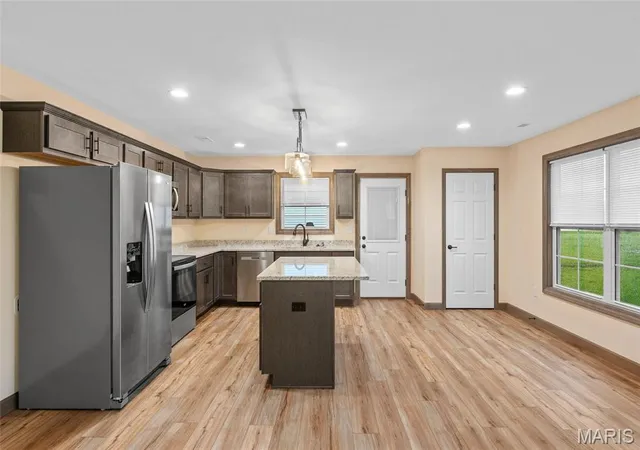 Photo 3 of Single family home for sale at 3605 Justine Dr, Granite City, IL 62040 | MLS# MIS26047369 | Listing updated on 2026-09-02