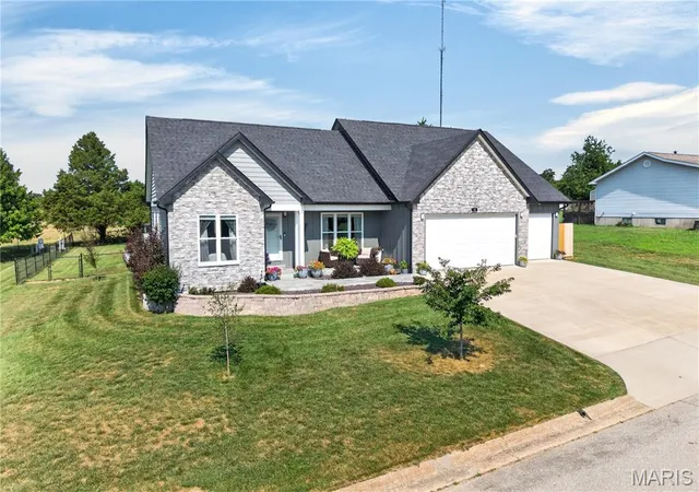 Photo 2 of Single family home for sale at 13 Westwood Dr, Salem, MO 65560 | MLS# MIS26047370 | Listing updated on 2026-09-23