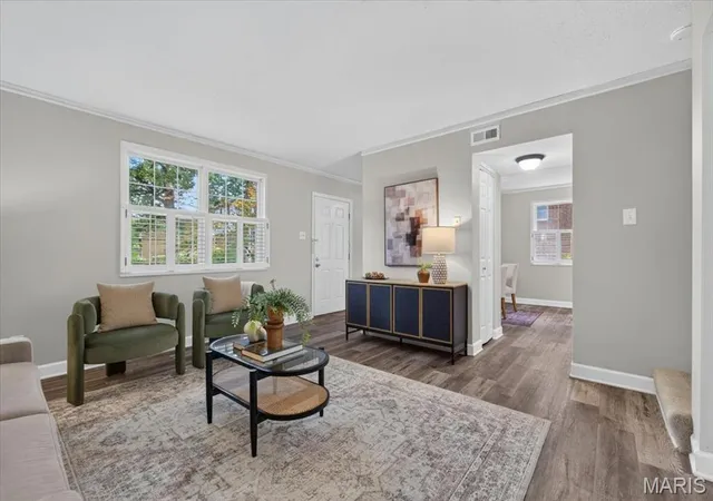 5th image of 9066 W Swan Circle Dr, Saint Louis, MO 63144 | MLS# MIS26047376