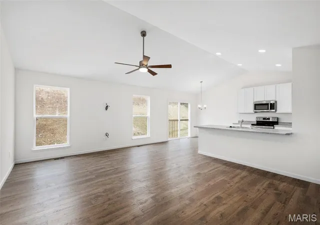 Photo 2 of Sale Pending at 6722 Raymond Ave, Saint Louis, MO 63133 | MLS# MIS26047394 | Listing updated on 2026-10-13