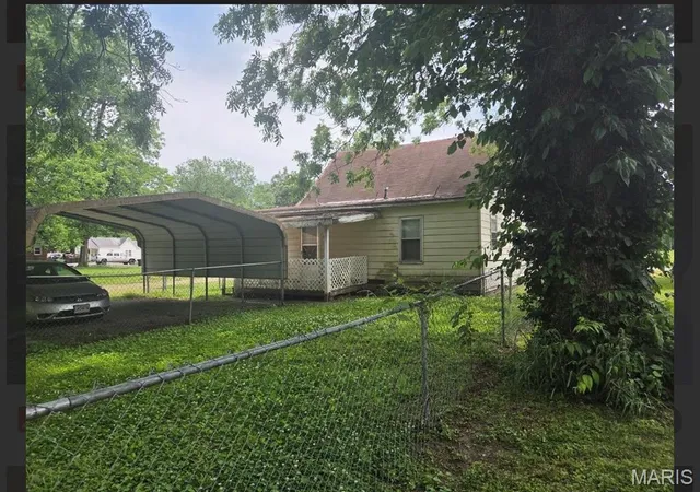 3rd image of 308 Cleveland St, Charleston, MO 63834 | MLS# MIS26047398