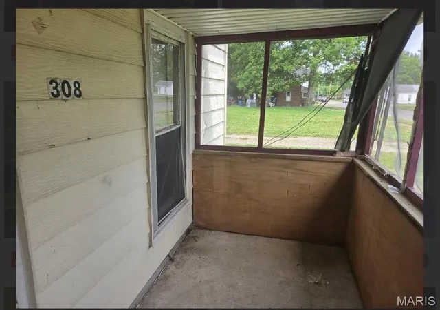 5th image of 308 Cleveland St, Charleston, MO 63834 | MLS# MIS26047398