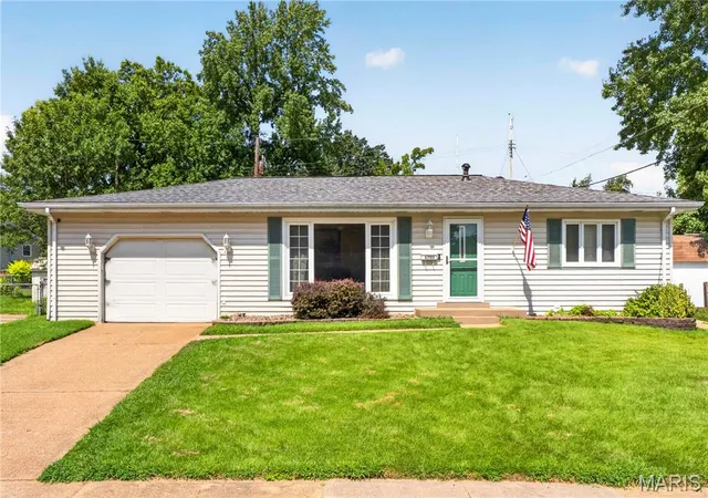 1st image of 6705 Vineland, Hazelwood, MO 63042 | MLS# MIS26047402