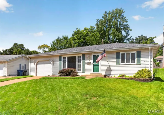 3rd image of 6705 Vineland, Hazelwood, MO 63042 | MLS# MIS26047402
