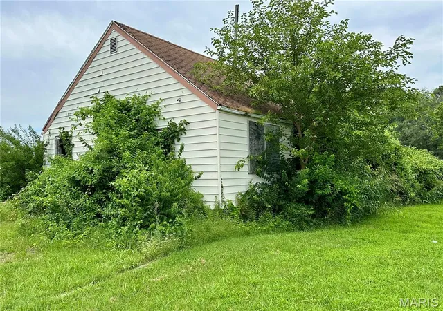 Single family home for sale at 2011 Camp Jackson Rd, East Saint Louis, IL 62206 | MLS# MIS26047406