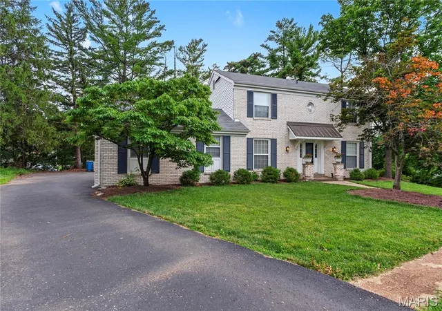 1st image of 954 Chartrand Dr, Ballwin, MO 63011 | MLS# MIS26047413