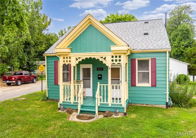 Photo 2 of Sale Pending at 417 Saint Paul St, Columbia, IL 62236 | MLS# MIS26047434 | Listing updated on 2026-08-19