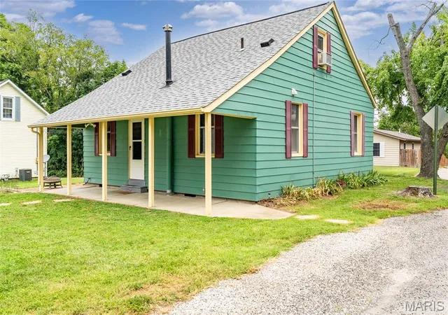 Photo 50 of Sale Pending at 417 Saint Paul St, Columbia, IL 62236 | MLS# MIS26047434 | Listing updated on 2026-08-19