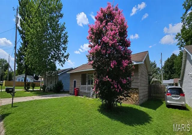 3rd image of 319 Crowe St, Sikeston, MO 63801 | MLS# MIS26047440