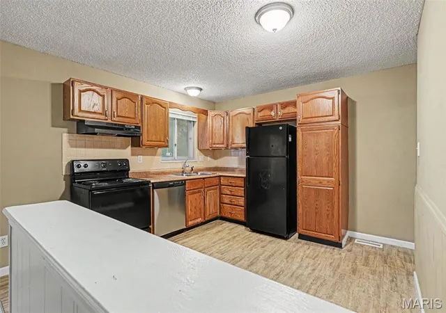 Photo 4 of Single family home for sale at 12810 Verwood Dr, Florissant, MO 63033 | MLS# MIS26047445 | Listing updated on 2026-08-28