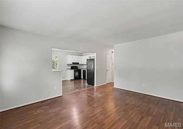 Photo 4 of Single family home for sale at 3110 Sabrina Ln, Florissant, MO 63031 | MLS# MIS26047448 | Listing updated on 2026-10-09