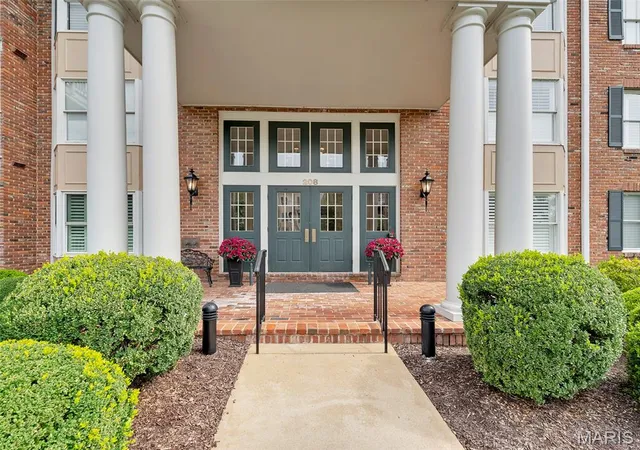 Photo 3 of Condo for sale at 208 Ambridge Ct #206, Chesterfield, MO 63017 | MLS# MIS26047458 | Listing updated on 2026-08-21