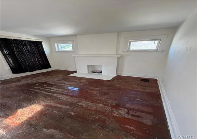Photo 3 of Single family home for sale at 6101 Saint Paul Pl, Saint Louis, MO 63120 | MLS# MIS26047463 | Listing updated on 2026-08-17