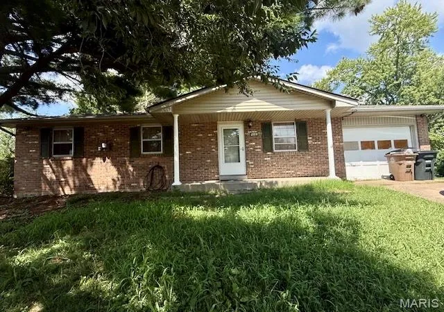 Photo 2 of Sale Pending at 2714 Luce St, Cape Girardeau, MO 63701 | MLS# MIS26047465 | Listing updated on 2026-09-02