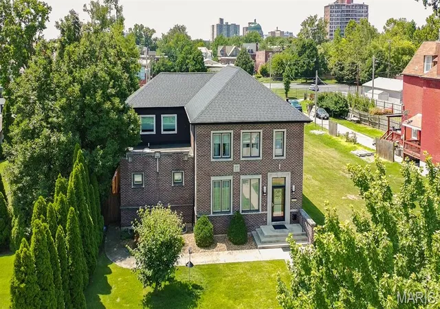 Photo 3 of Single family home for sale at 4312 Washington Blvd, Saint Louis, MO 63108 | MLS# MIS26047468 | Listing updated on 2026-08-31