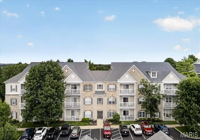Photo 1 of Sale Pending at 5 Monarch Trace Ct #108, Chesterfield, MO 63017 | MLS# MIS26047489 | Listing updated on 2026-08-29