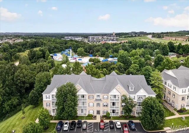 Photo 3 of Sale Pending at 5 Monarch Trace Ct #108, Chesterfield, MO 63017 | MLS# MIS26047489 | Listing updated on 2026-08-29