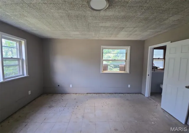 Photo 3 of Sale Pending at 2721 Old Hanley Rd, Saint Louis, MO 63114 | MLS# MIS26047495 | Listing updated on 2026-07-29