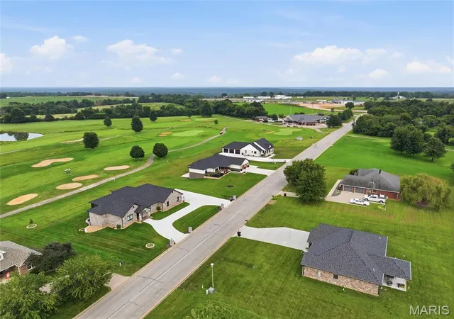 Photo 4 of Single family home for sale at 13819 Redfield Dr, Eugene, MO 65032 | MLS# MIS26047499 | Listing updated on 2026-10-27