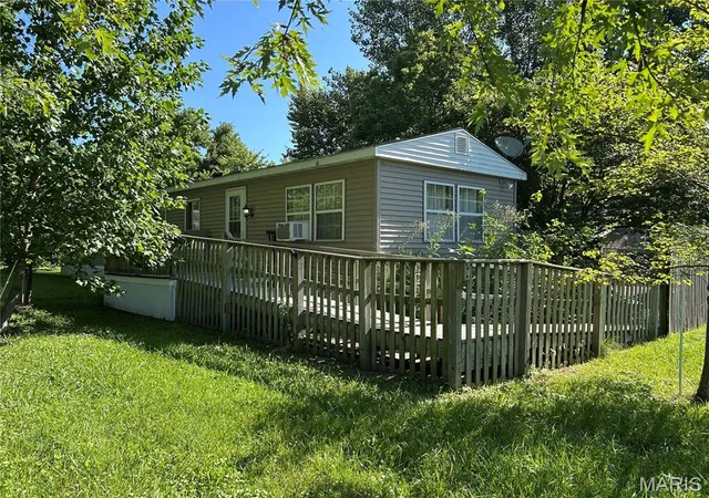 Photo 2 of Sale Pending at 455 E 2590 Ave, Ramsey, IL 62080 | MLS# MIS26047509 | Listing updated on 2026-10-14