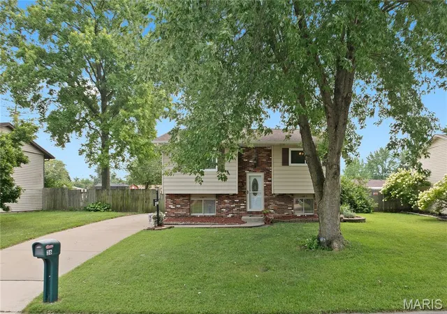 3rd image of 36 Georgetown Dr, Granite City, IL 62040 | MLS# MIS26047510