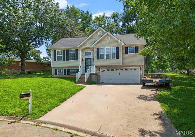 Photo 2 of Single family home for sale at 6 Tower Ct, Bonne Terre, MO 63628 | MLS# MIS26047516 | Listing updated on 2026-09-30