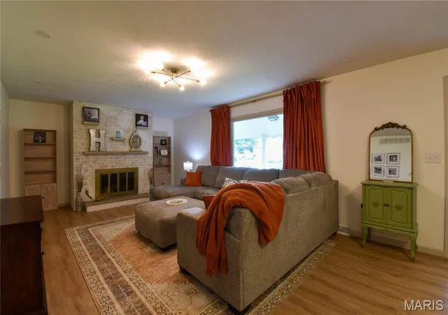 Photo 3 of Single family home for sale at 1227 W Henry St, Staunton, IL 62088 | MLS# MIS26047528 | Listing updated on 2026-10-02