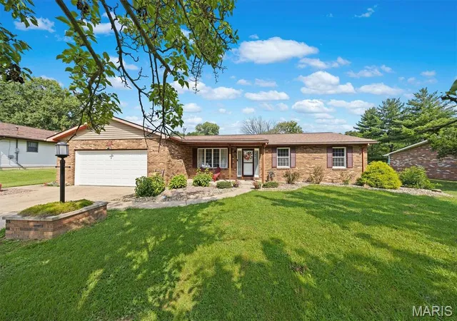 Photo 1 of Single family home for sale at 6409 Alpha Dr, Alton, IL 62002 | MLS# MIS26047535 | Listing updated on 2026-09-08