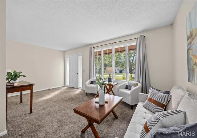Photo 3 of Single family home for sale at 6409 Alpha Dr, Alton, IL 62002 | MLS# MIS26047535 | Listing updated on 2026-10-07