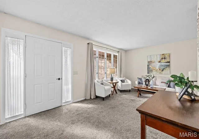 Photo 4 of Sale Pending at 6409 Alpha Dr, Alton, IL 62002 | MLS# MIS26047535 | Listing updated on 2026-10-09