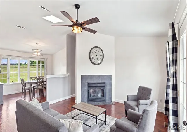 4th image of 12598 Bell Rd, Roby, MO 65557 | MLS# MIS26047542