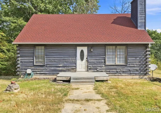 Photo 2 of Sale Pending at 3001 Rustic Wood Trl, Barnhart, MO 63012 | MLS# MIS26047550 | Listing updated on 2026-10-05