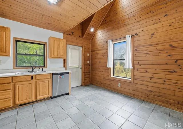 Photo 4 of Sale Pending at 3001 Rustic Wood Trl, Barnhart, MO 63012 | MLS# MIS26047550 | Listing updated on 2026-10-05