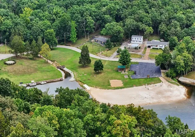 8th image of 100 S Lake Dr, Hillsboro, MO 63050 | MLS# MIS26047560