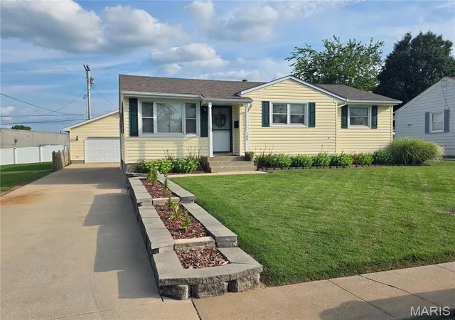 1st image of 142 Linn Dr, Sainte Genevieve, MO 63670 | MLS# MIS26047562