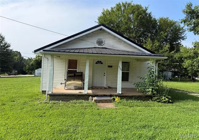 1st image of 606 Park St, Willow Springs, MO 65793 | MLS# MIS26047563